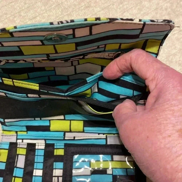 Vera Bradley Tri-Fold  Clutch Wallet In Blue Multi Colored Floral Graphic Design - Picture 7 of 12